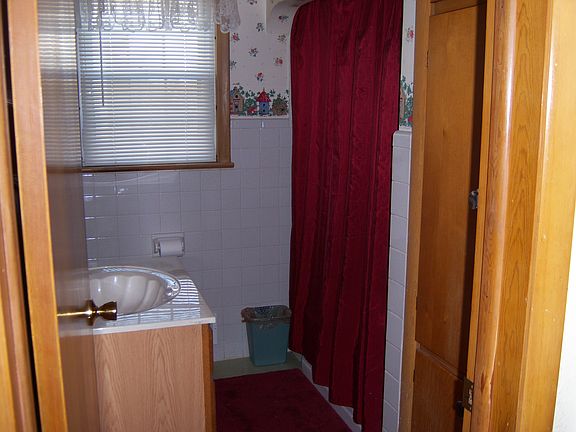 4th image of 431 W Elm St