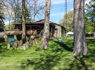 52298 Twin Lakeview Dr, Dowagiac, MI 49047