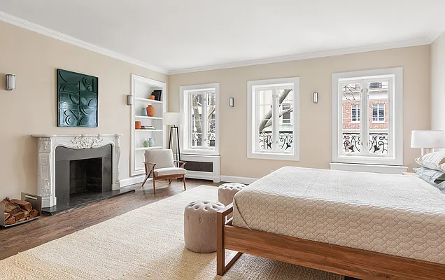 Sold by OFFICIAL | media 12