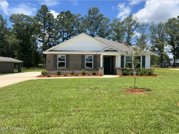 18 Monarch Dr, Lucedale, MS 39452