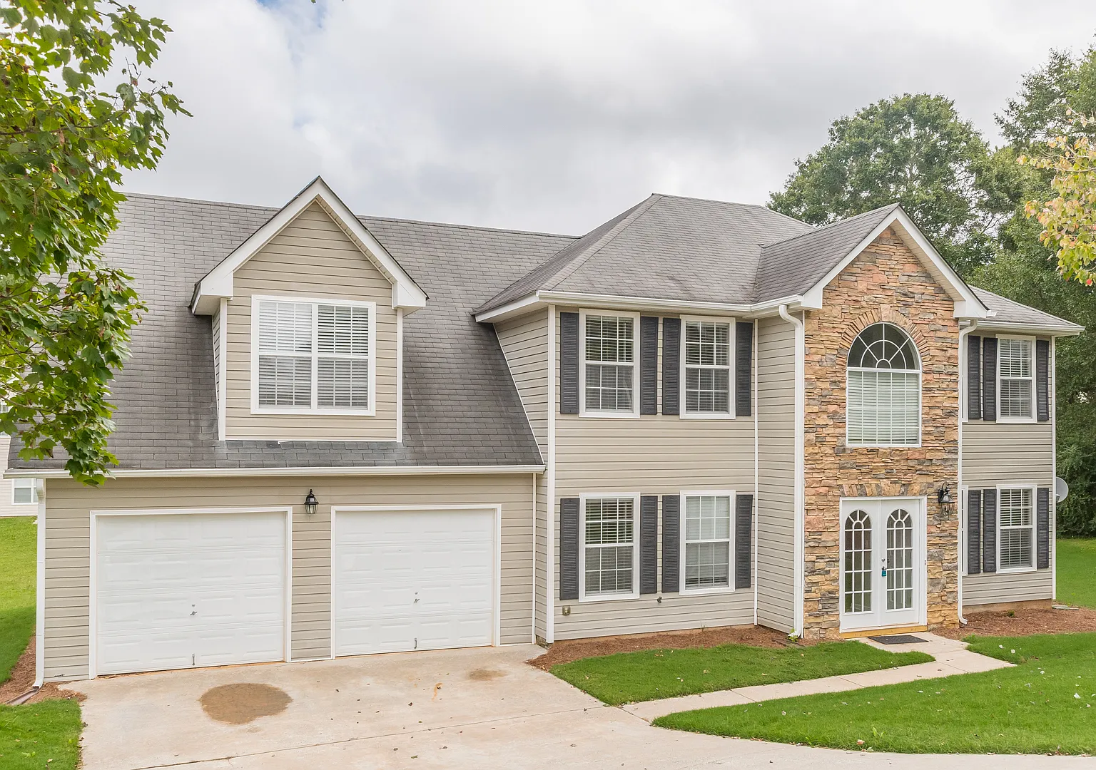 608 Chartwell Circle — Photo 1