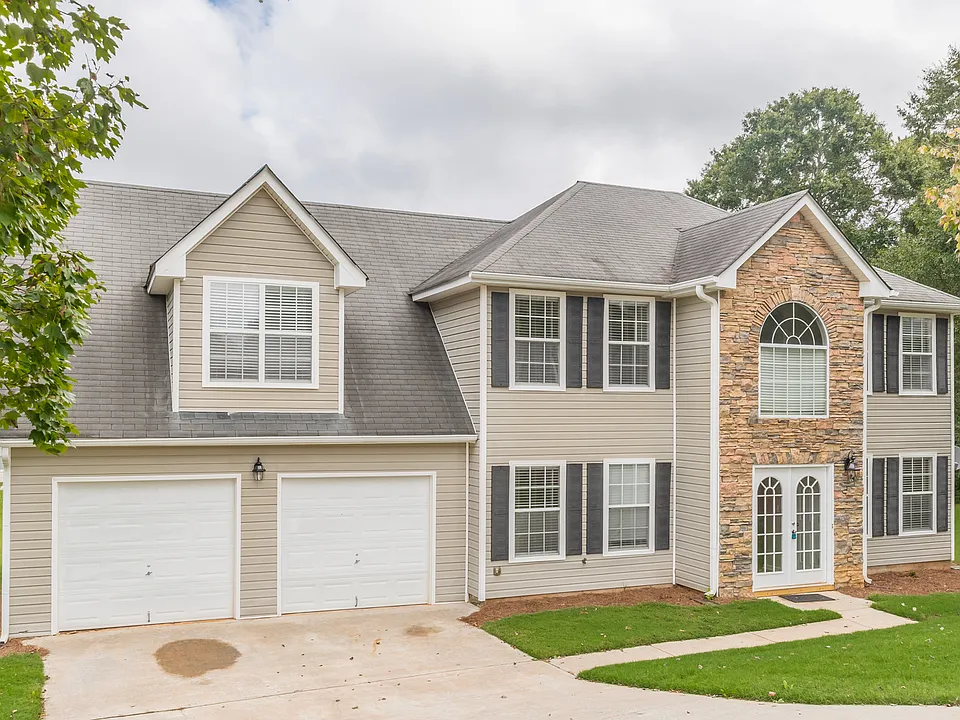 608 Chartwell Ct