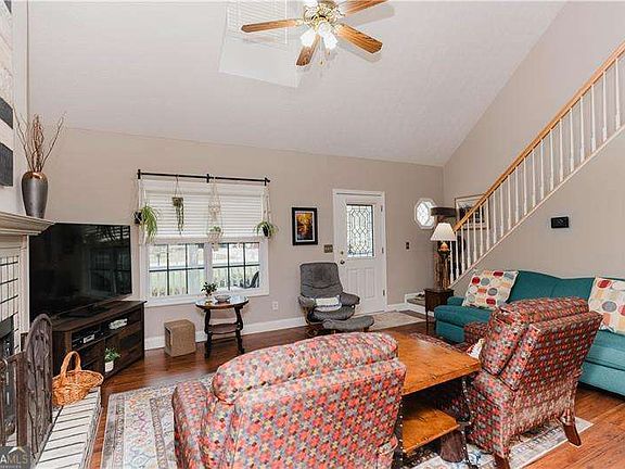 5th image of 609 Pool Rd