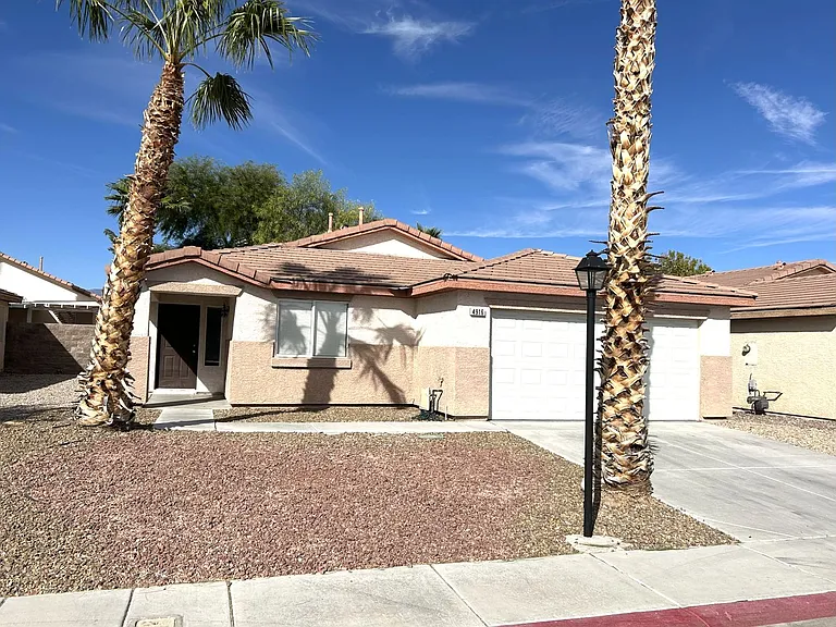 4916 River Splash Ave — Photo 1