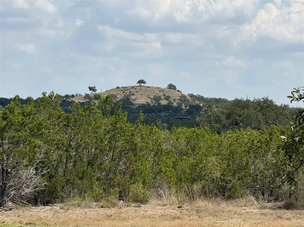 36 Round Mountain Dr, Round Mountain, TX 78663