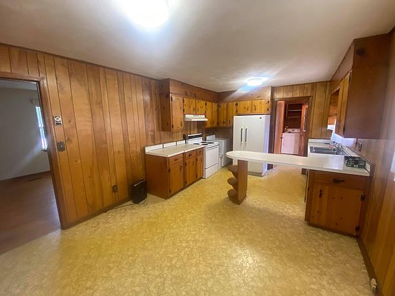 5th image of 1110 Crestview Dr NW