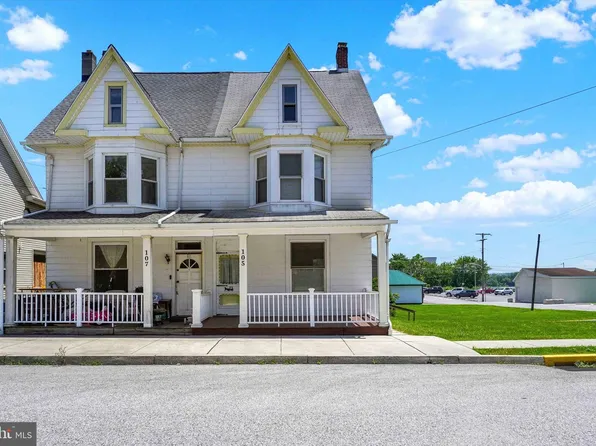 105 N York St, Etters, PA 17319