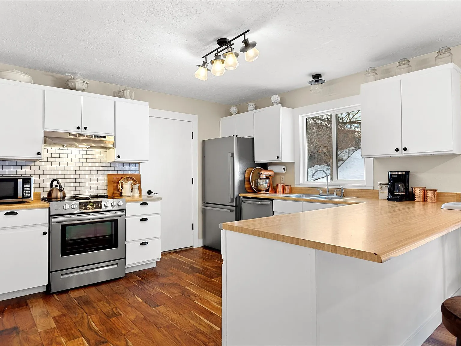 4505 Buttercup Ln — Photo 2