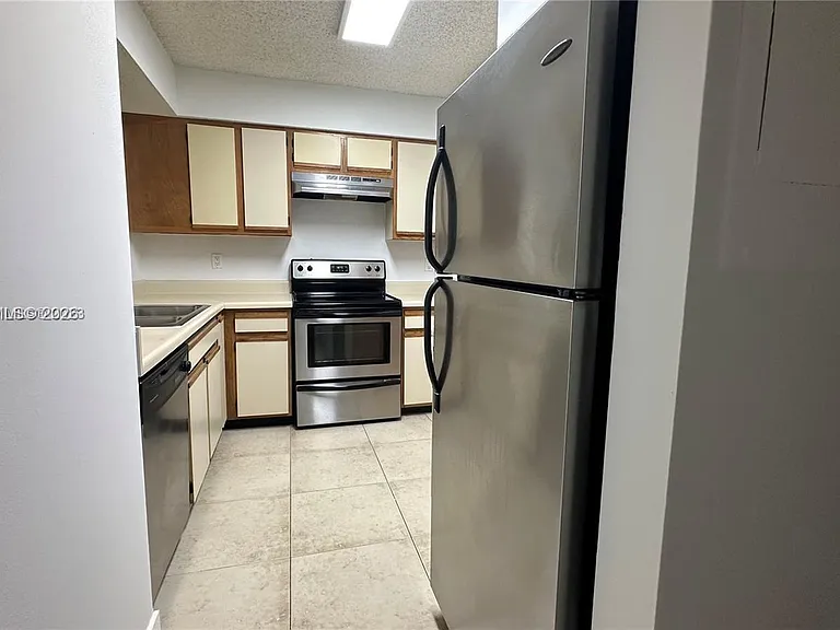 1243 SW 46th Ave #1111 — Photo 14