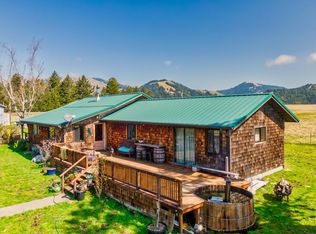 27265 Mattole Rd, Ferndale, CA 95536