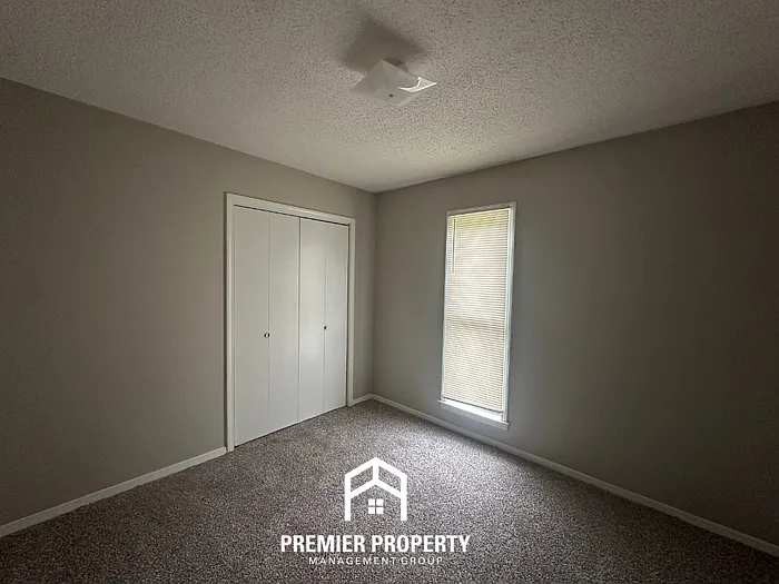 1082 Hooker St — Photo 11