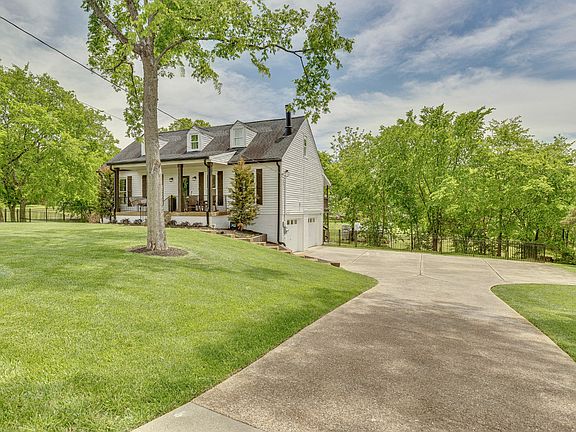 4th image of 1202 Creekside Dr