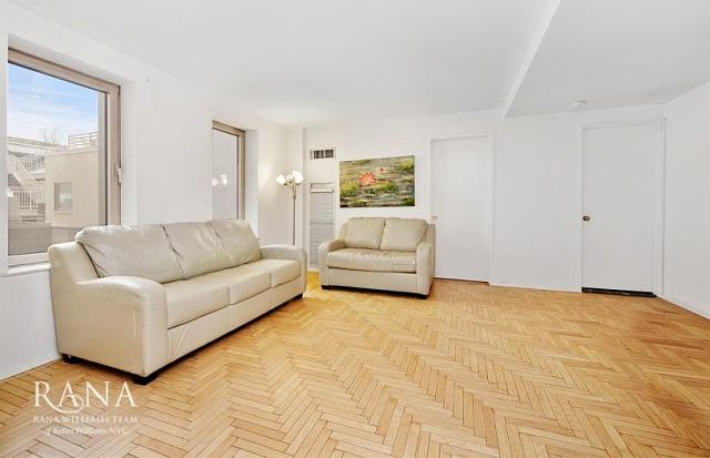 1st image of 106 Central Park S APT 17F