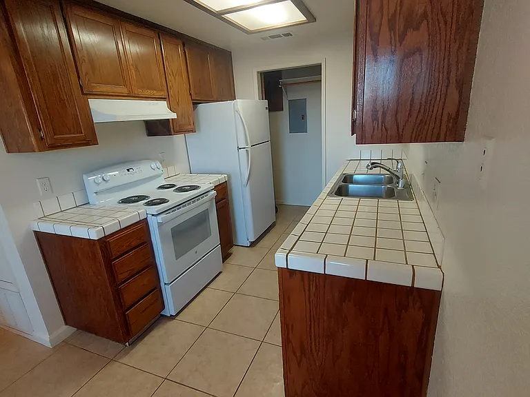 1530 W Main St — Photo 5