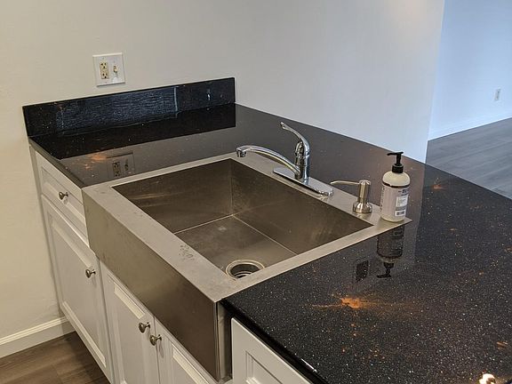 3rd image of 5056 Rhode Island Dr