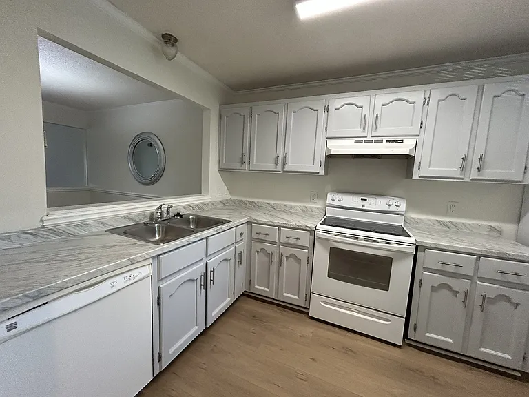 2505 W Broad St #222 — Photo 11