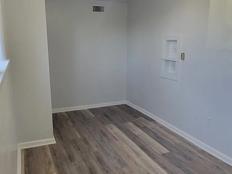 50 N University Ave #6 — Photo 6