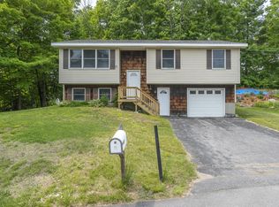 32 Thorne Ave, Lewiston, ME 04240