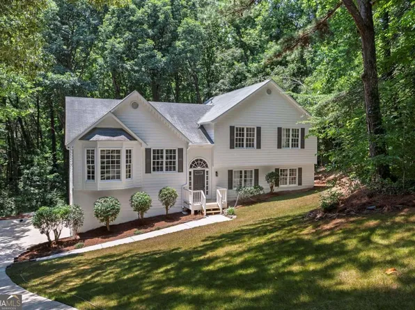 132 Springwater Trce, Woodstock, GA 30188