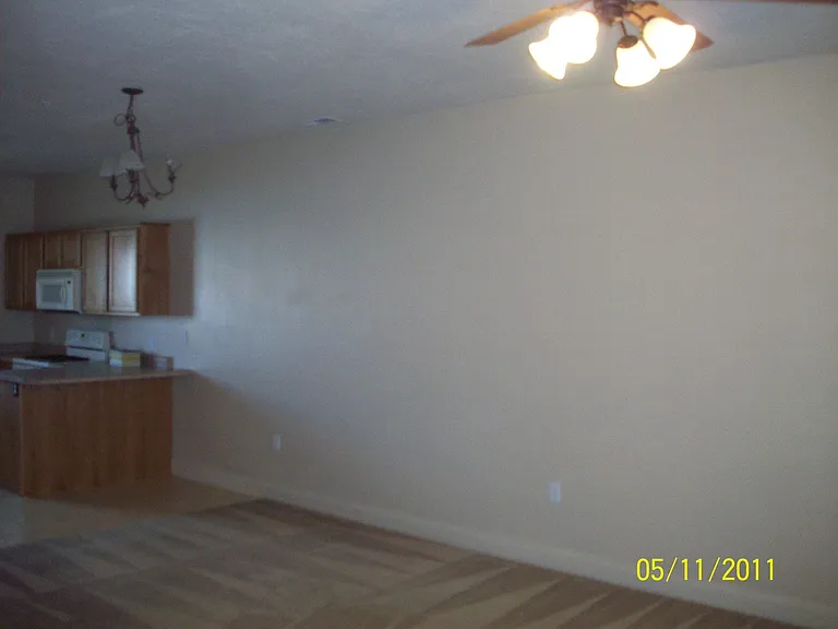 700 N Main E 6/h 4/h 5/h #8 — Photo 6