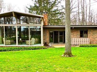 1336 Point O Woods Dr, Benton Harbor, MI 49022