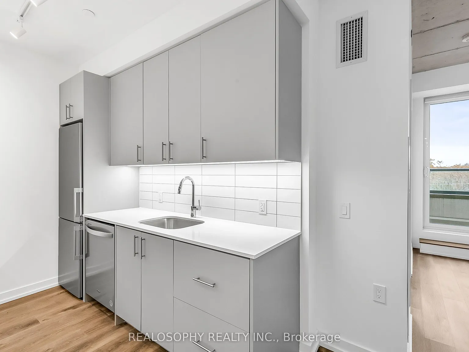 1 bed, $2,300 — Photo 3