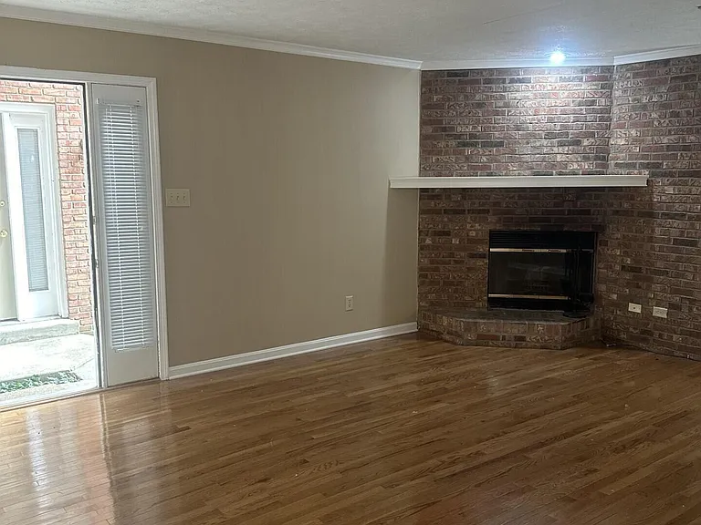 1100 Turkey Foot Rd #6 — Photo 4