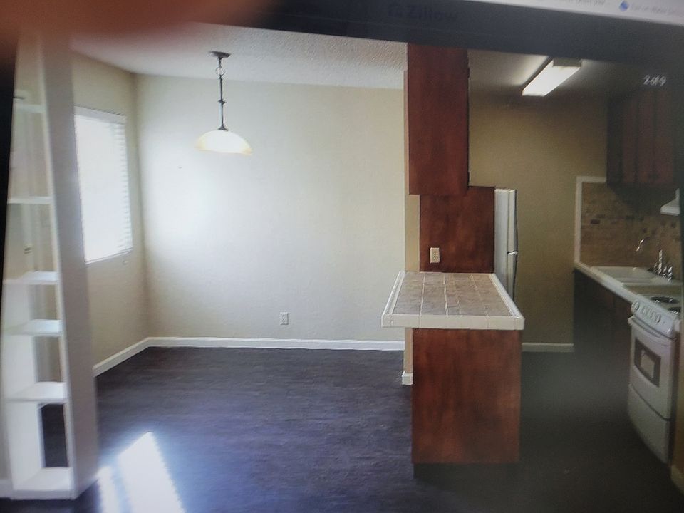 1st image of 1152 W 7th St #1152