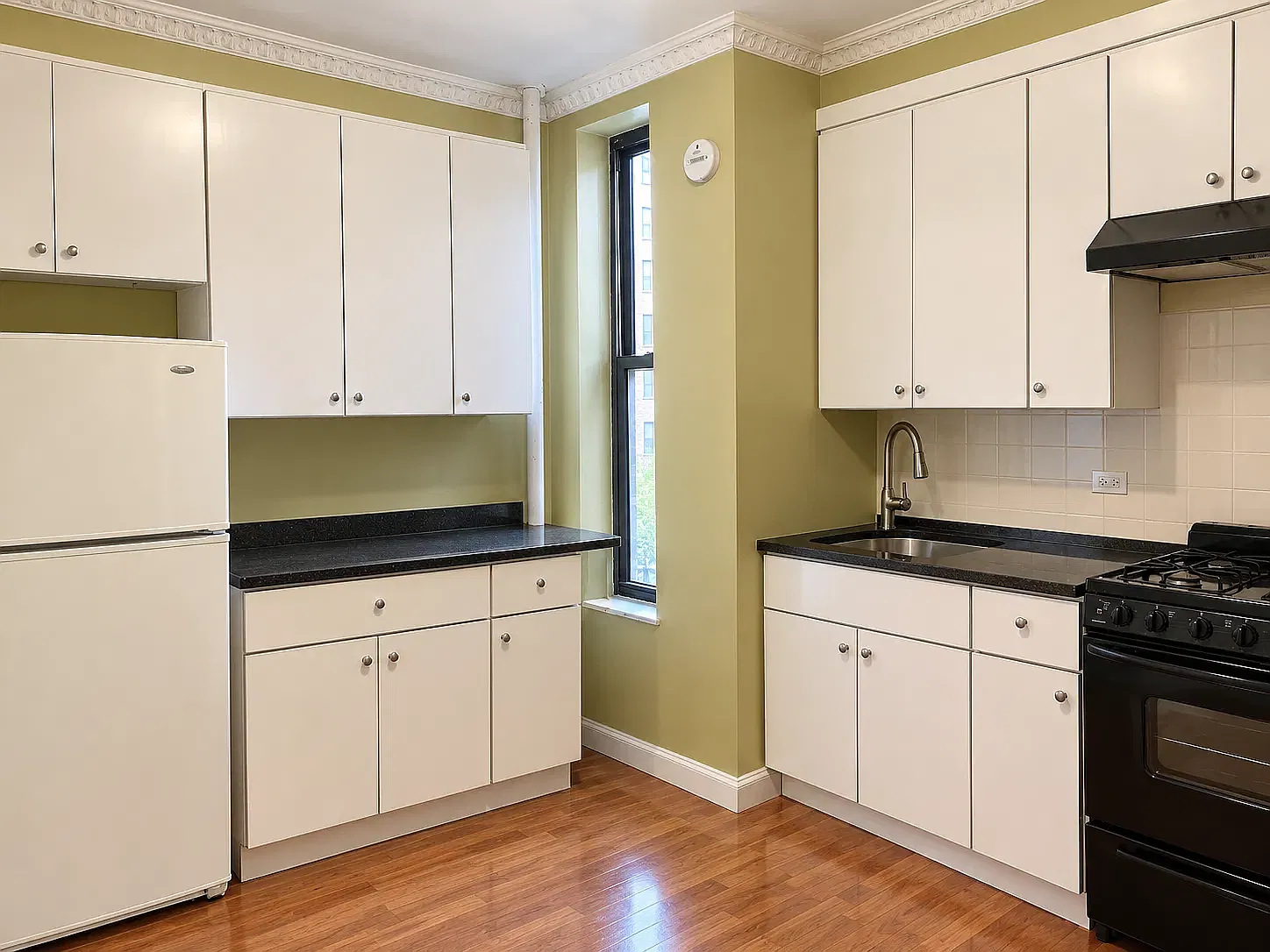 352 West 56th Street — Photo 2