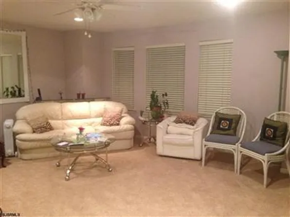 24 Macintosh Ct, Egg Harbor Township, NJ 08234