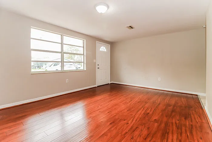 2 bed, 1.0 bath, 720 sqft, $1,445 — Photo 2
