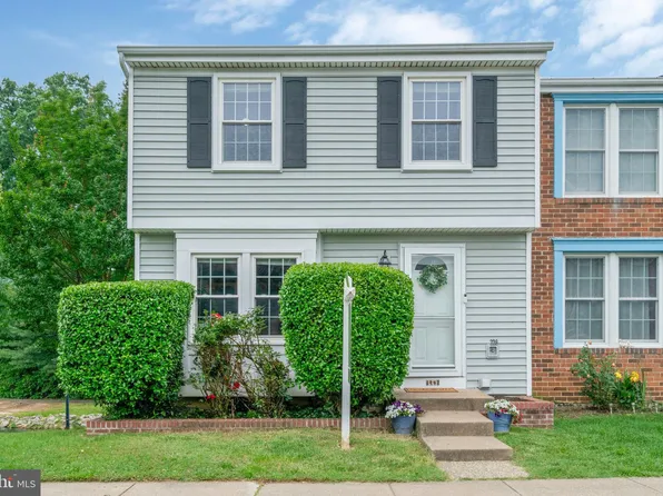 8326 Claremont Woods Dr, Alexandria, VA 22309