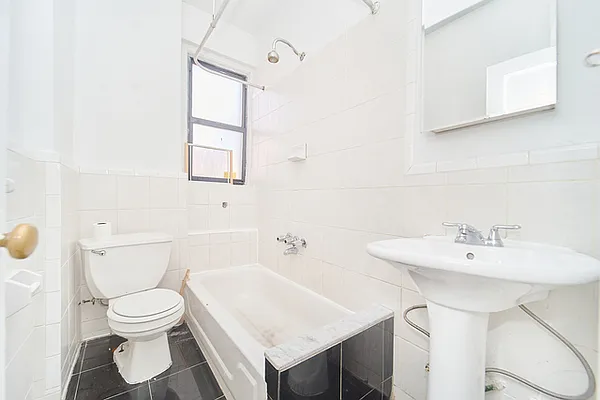 Rented by Compass | media 7