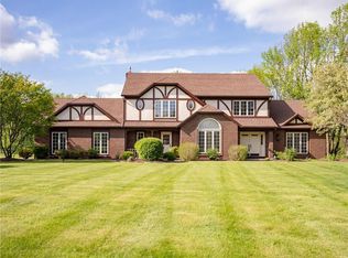 5 Turtle Crk, Pittsford, NY 14534