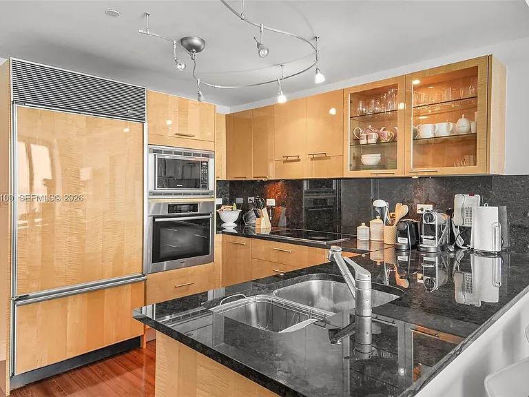 6799 Collins Ave #1103 — Photo 6