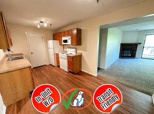 1320 Brook St APT J, Saint Charles, IL 60174