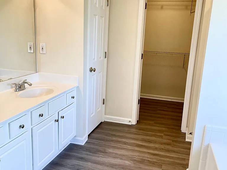3607 Gainesway Trce — Photo 13