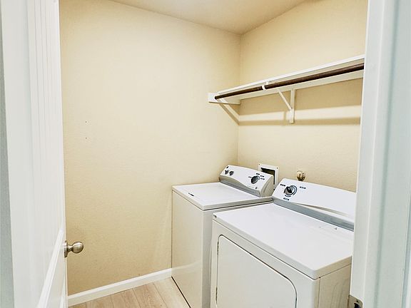 4th image of 1508 Wild Rye Cir