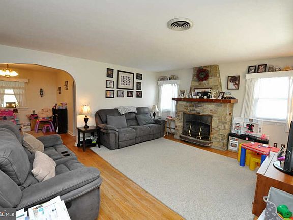 3rd image of 1706 W McGalliard Ave