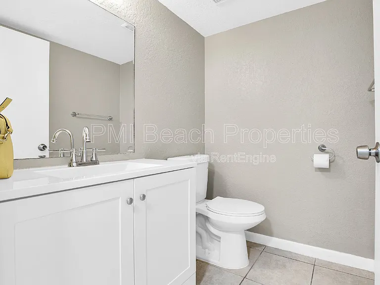 700 Nottingham Cir #D — Photo 23