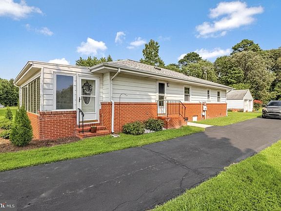 2nd image of 6827 Bellevue Rd