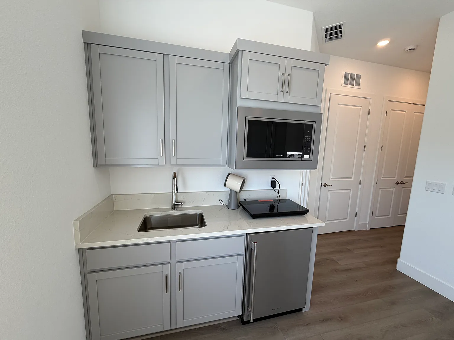 1 bed, 450 sqft, $1,500 — Photo 3
