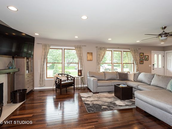 2nd image of 912 Dawn Ave