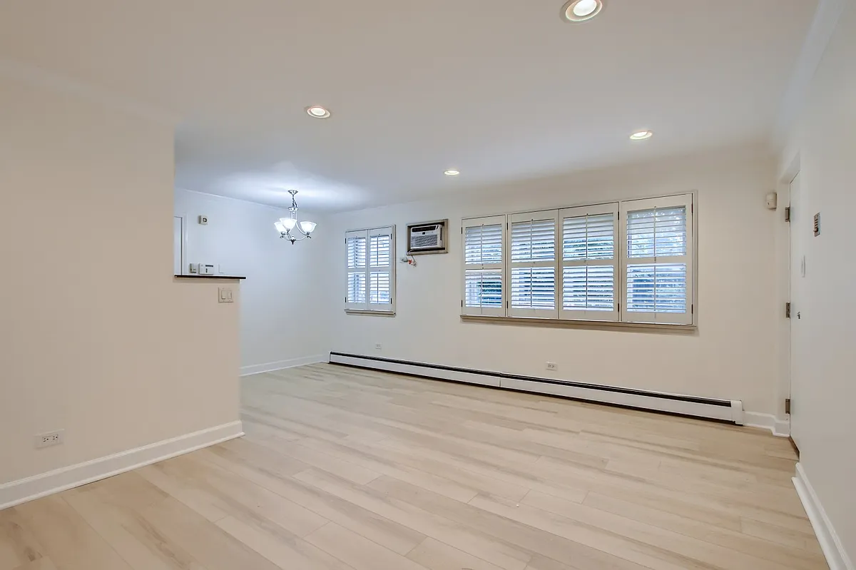 Building Photo - 32 Elgin Ave #A2