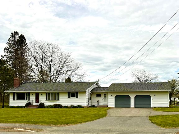 3rd image of 202 Main Road N