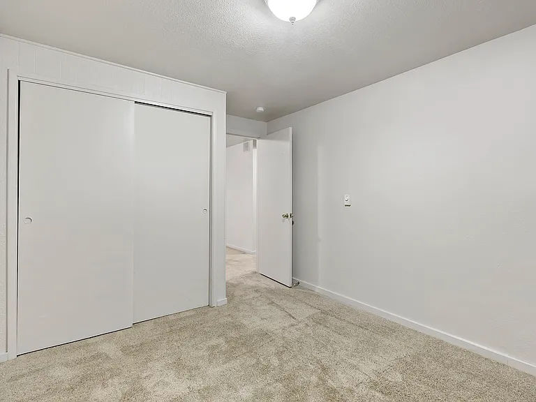 Outrigger Apartments — Photo 17