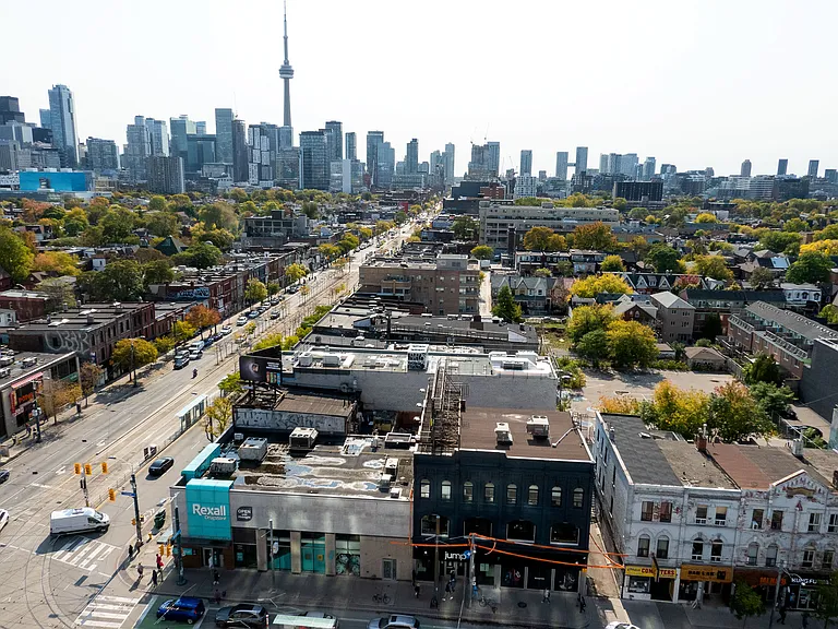 484 Spadina Ave — Photo 93