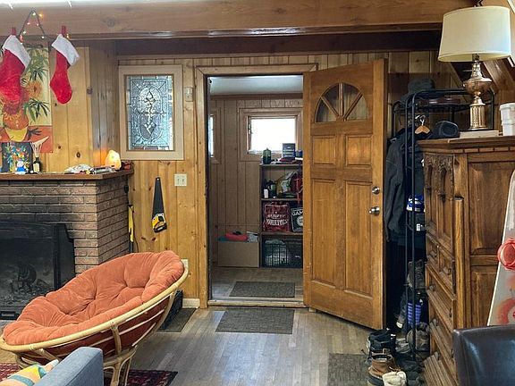 3rd image of 1064 Cold Springs Rd
