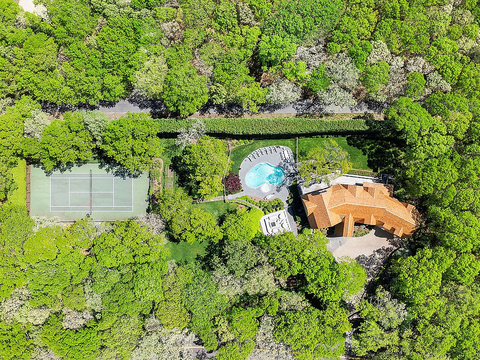 1st image of 1010 Seven Ponds Towd Rd