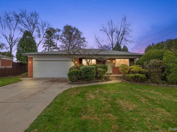 5216 Mart Ct, Warren, MI 48091